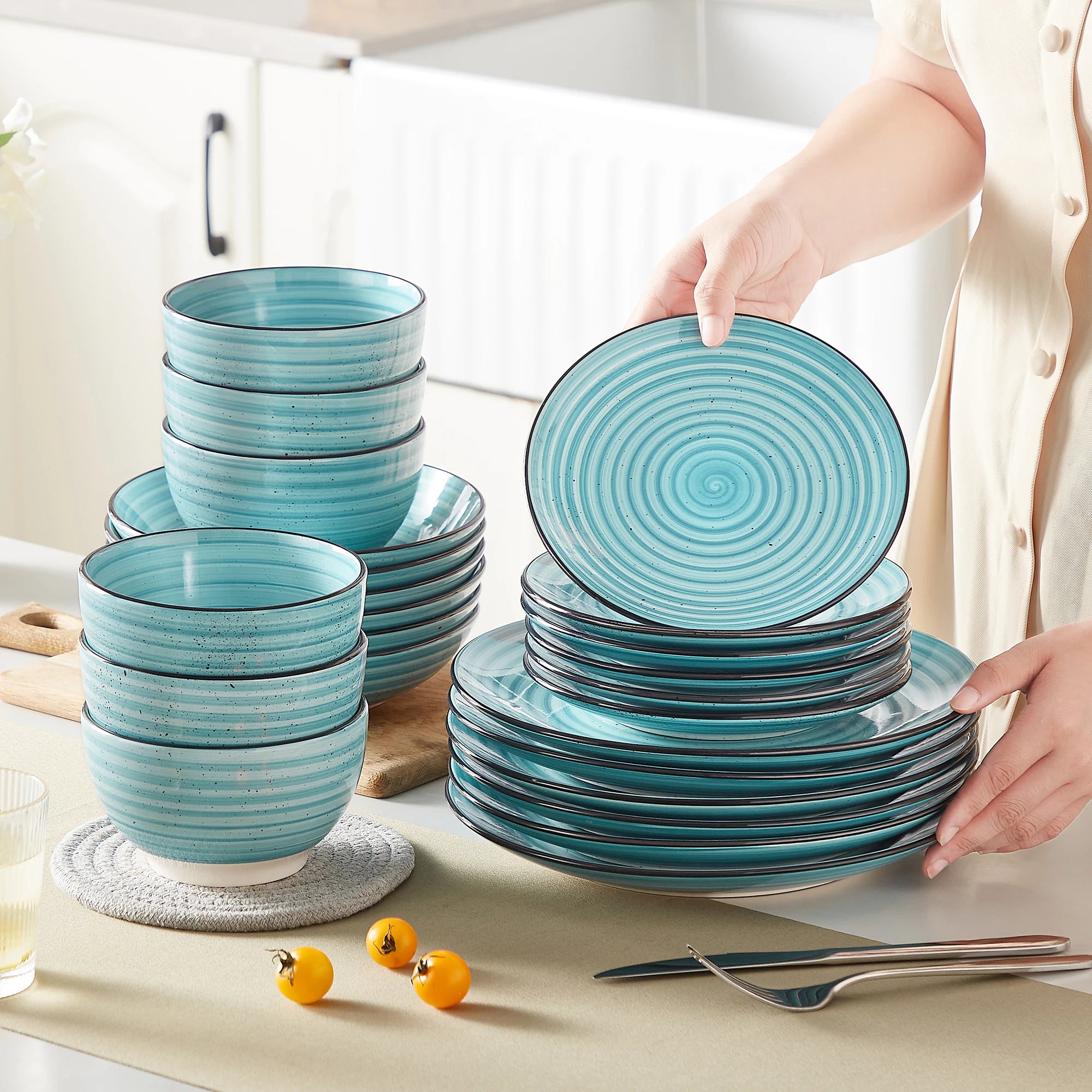 vancasso 24/48 Piece Blue Plates Dinner Sets Two-Sided Dinnerware Sets Handpainted Spiral With 6 Dinner Plate/Dessert/Soup/Bowl